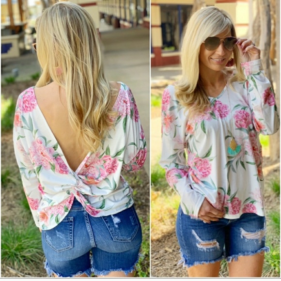 Floral Twisted Knot Top - Picture 3 of 3